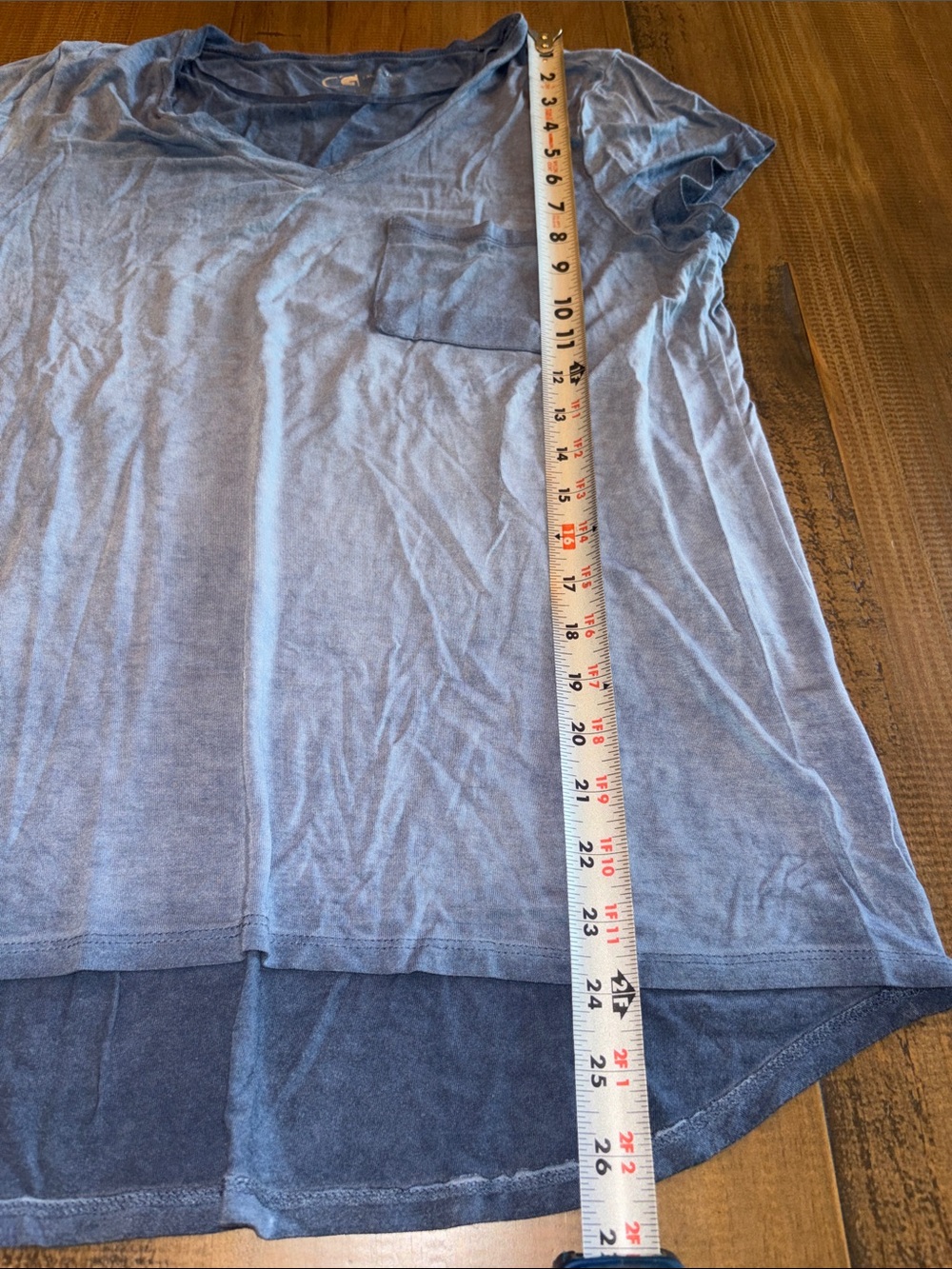 Cable & gauge sport blue umbre v- neck high low short sleeve t-shirt large. EUC - Picture 7 of 7